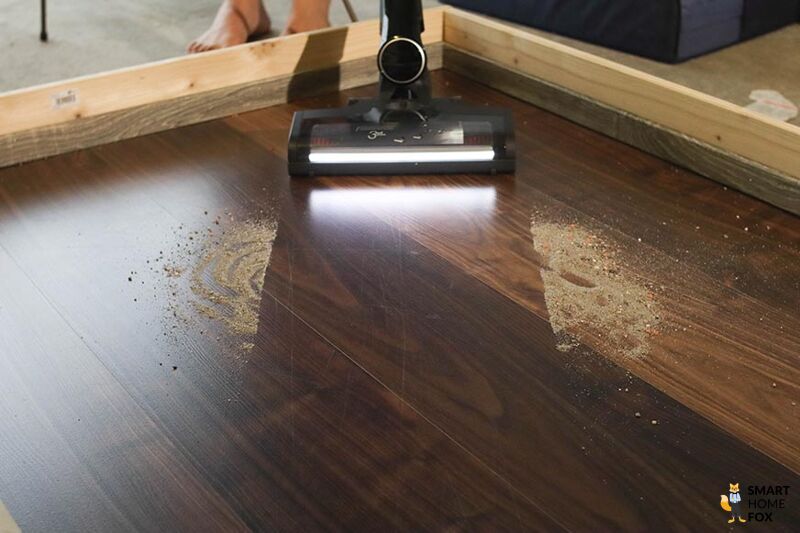 Miele Staubsauger Test Reinigungsleistung des Triflex HX2 bei feinem Schmutz auf Hartboden